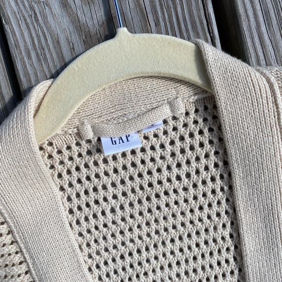 Gap Cotton Crochet Sweater Size Tan color. Small EUC - Picture 5 of 8